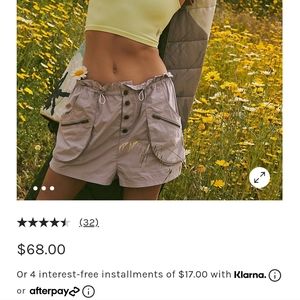 Free movement active shorts